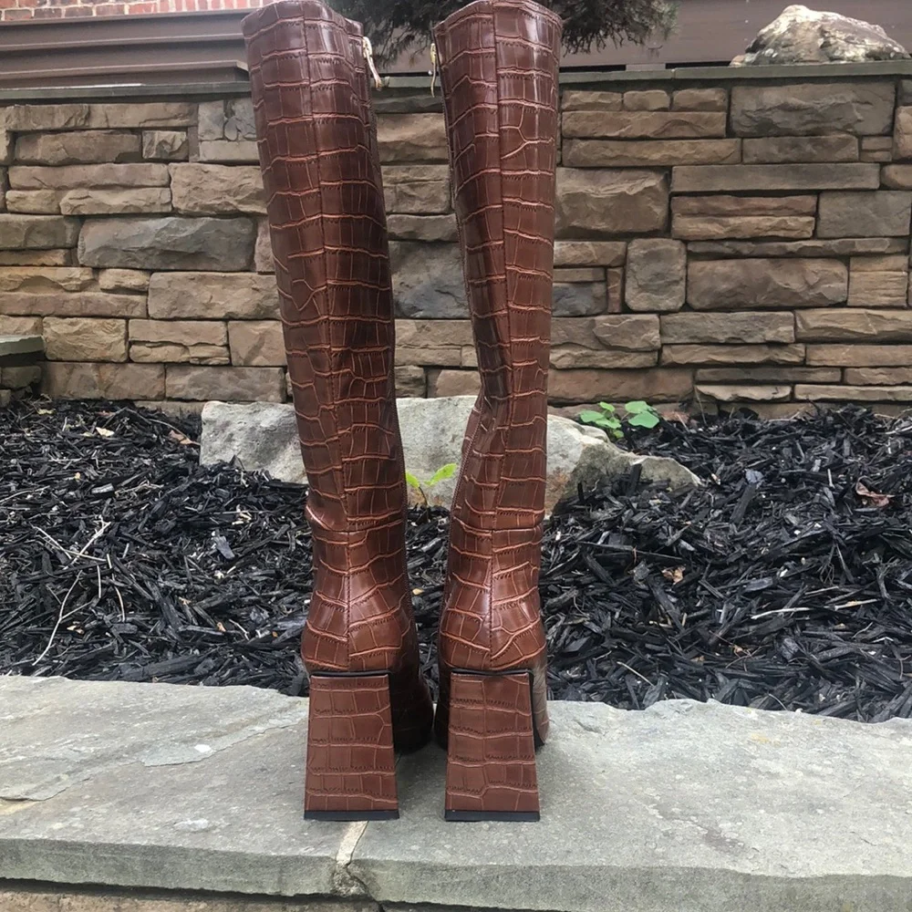 Billini Brown Croc-Patterned Heeled Boots. Excellent condition. Size 6. - Picture 7 of 12